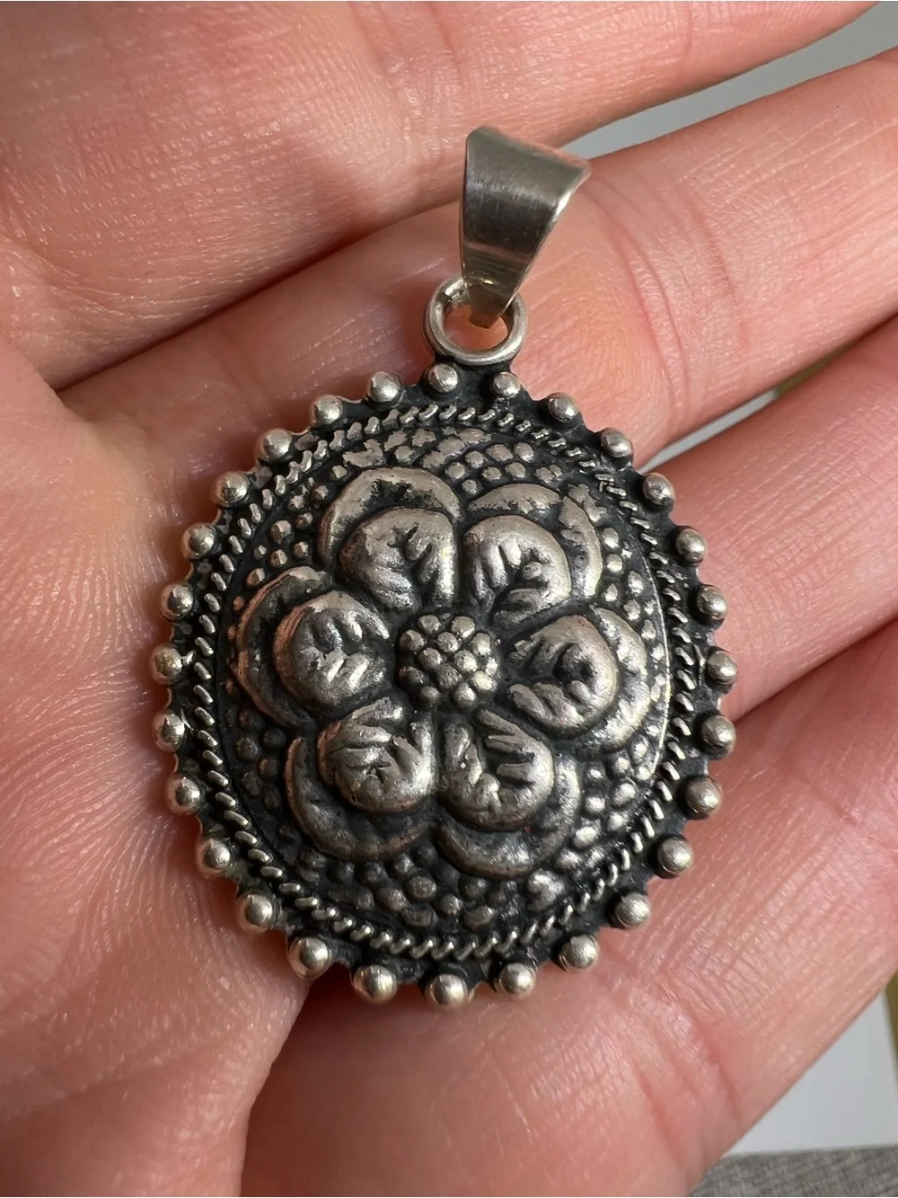 Vintage CII Mexico Sterling Silver 925 Flower Concho Style Oval Disc Pendant